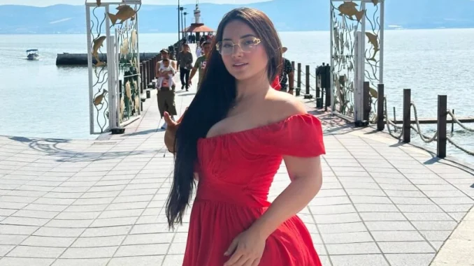 Todo-sobre-Ashley-Carolina-Influencer-Mexicana-de-Instagram-TikTok-y-Plataforma-de-contenido-exclusivo-2-819x1024